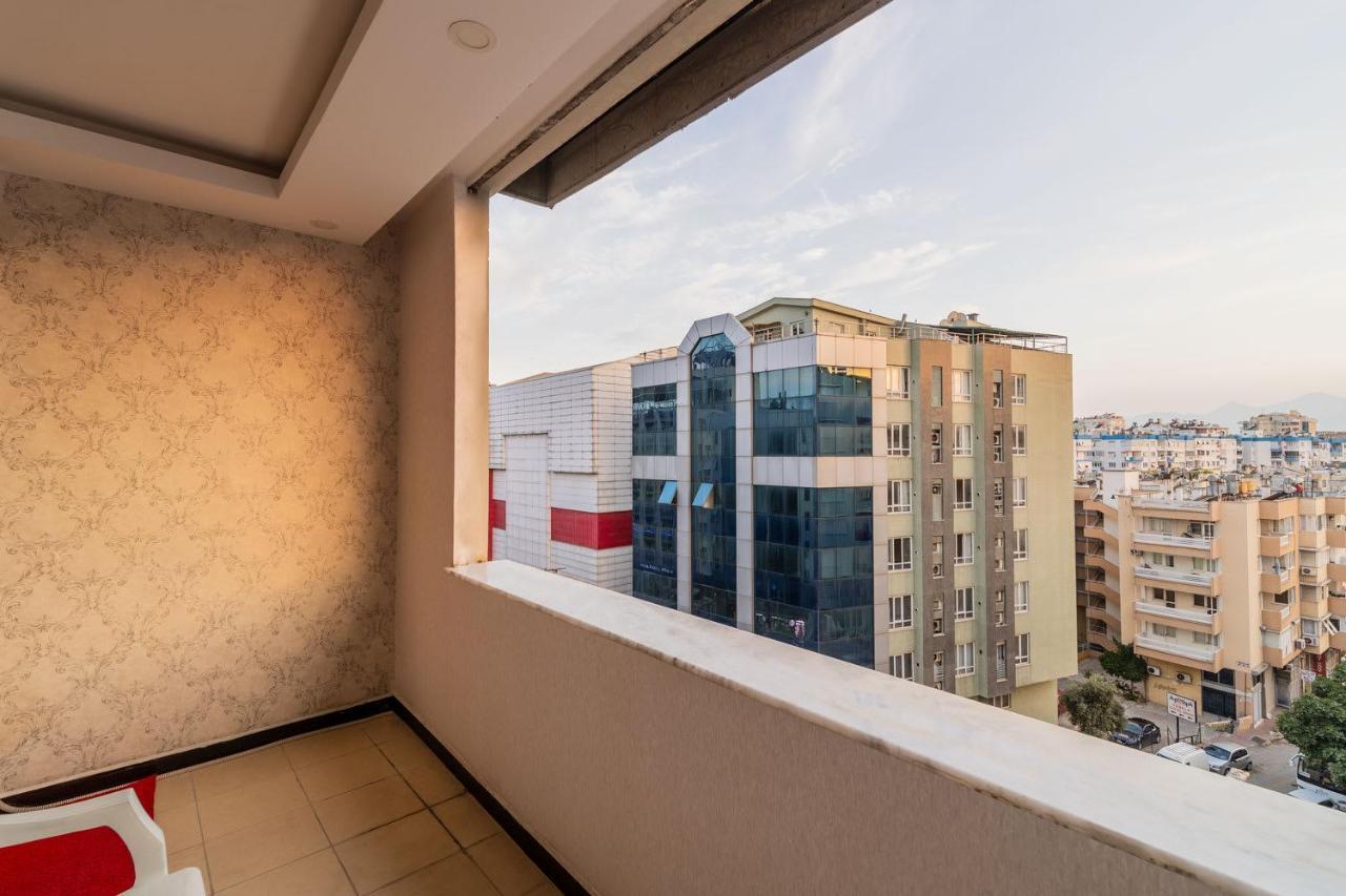 Flat Near Markantalya Mall In Muratpasa Apartament *