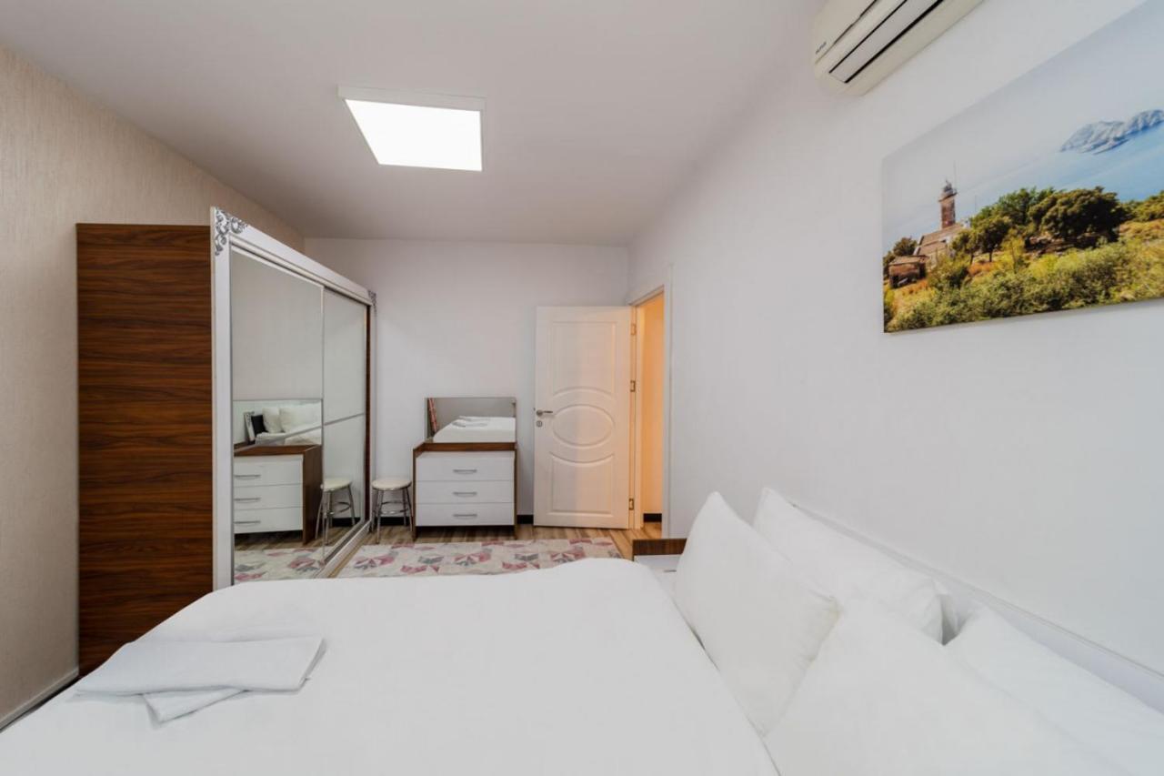 Flat Near Markantalya Mall In Muratpasa Apartament *